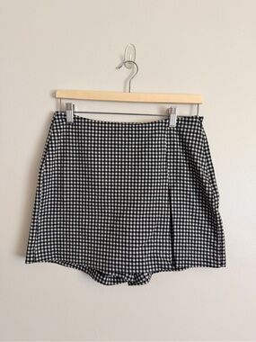 Cabi Black and White Gingham A-Line Skort